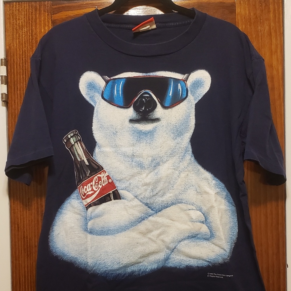 Vintage 90's COKE Polar Bear graphic tshirt